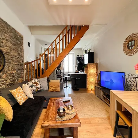 Charmante Maison De Village Avec Terrasse Barbecue Вилла Ла-Гард